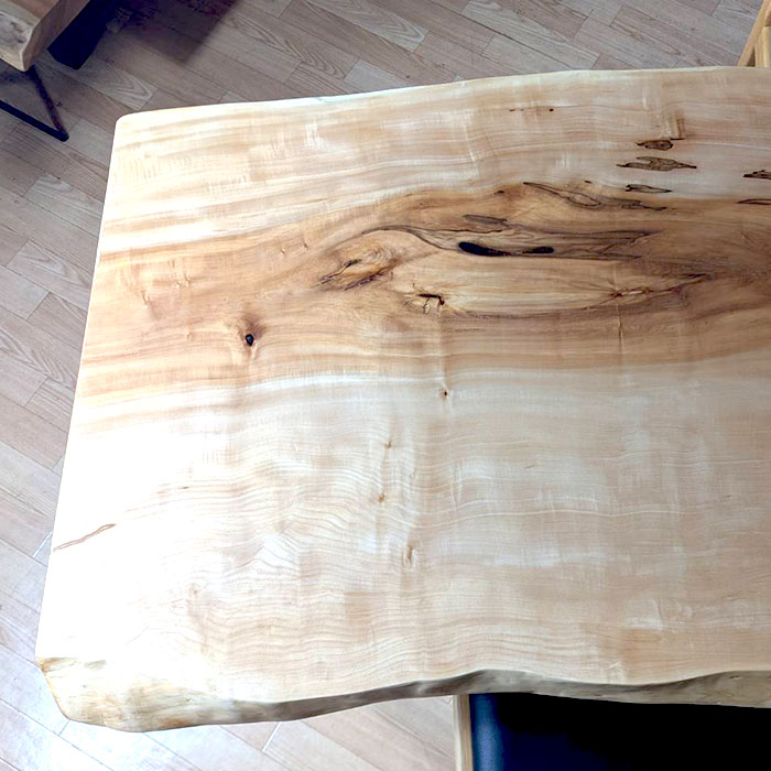 NENRINENRINの一枚板テーブル栃(とち)1