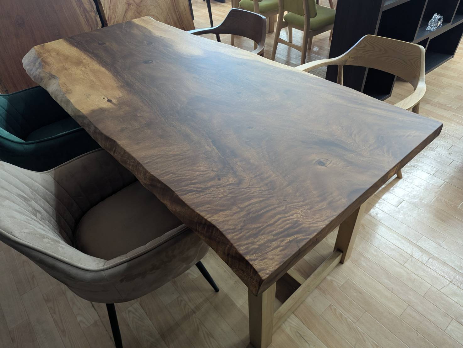 NENRINENRINの一枚板テーブルモンキーポット3